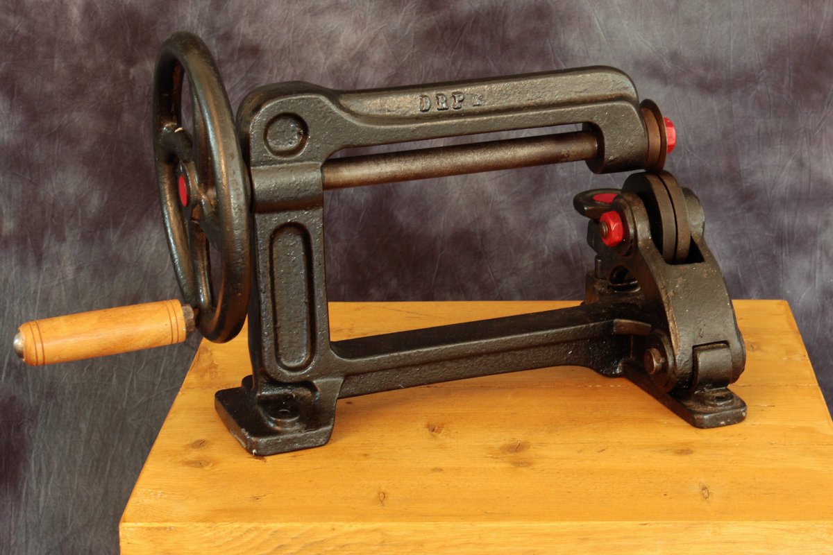 Industrial_Find's tweet photo. Very interesting find. #etsy shop: German Shoemakers Leather Cutter Skiving Machine https://t.co/1qibUnsrGO #supplies #brown #red #german #shoemaker #skiver #skivingmachine #cobblers #leathercutter https://t.co/ASspxU8Ixz