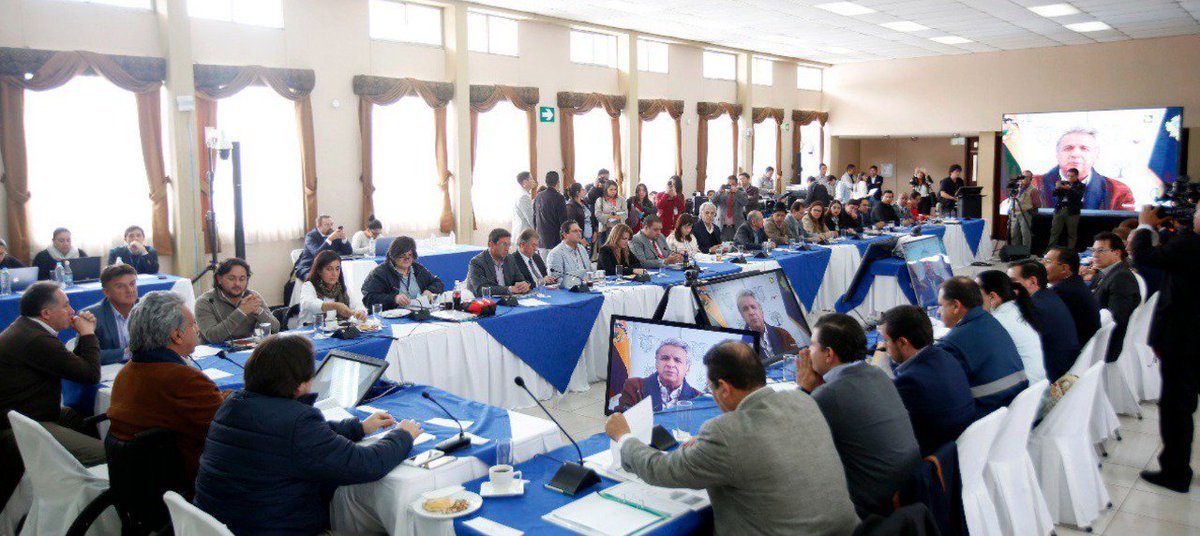 CFN_ECUADOR's tweet photo. El presidente del Directorio de la #CFN, economista Juan Carlos Jácome, participa junto a ministros y secretarios de Estado en el Gabinete Itinerante que se realiza en Latacunga y que dirige el Presidente de la República, @Lenin Moreno. https://t.co/h4Mbxbl2gZ