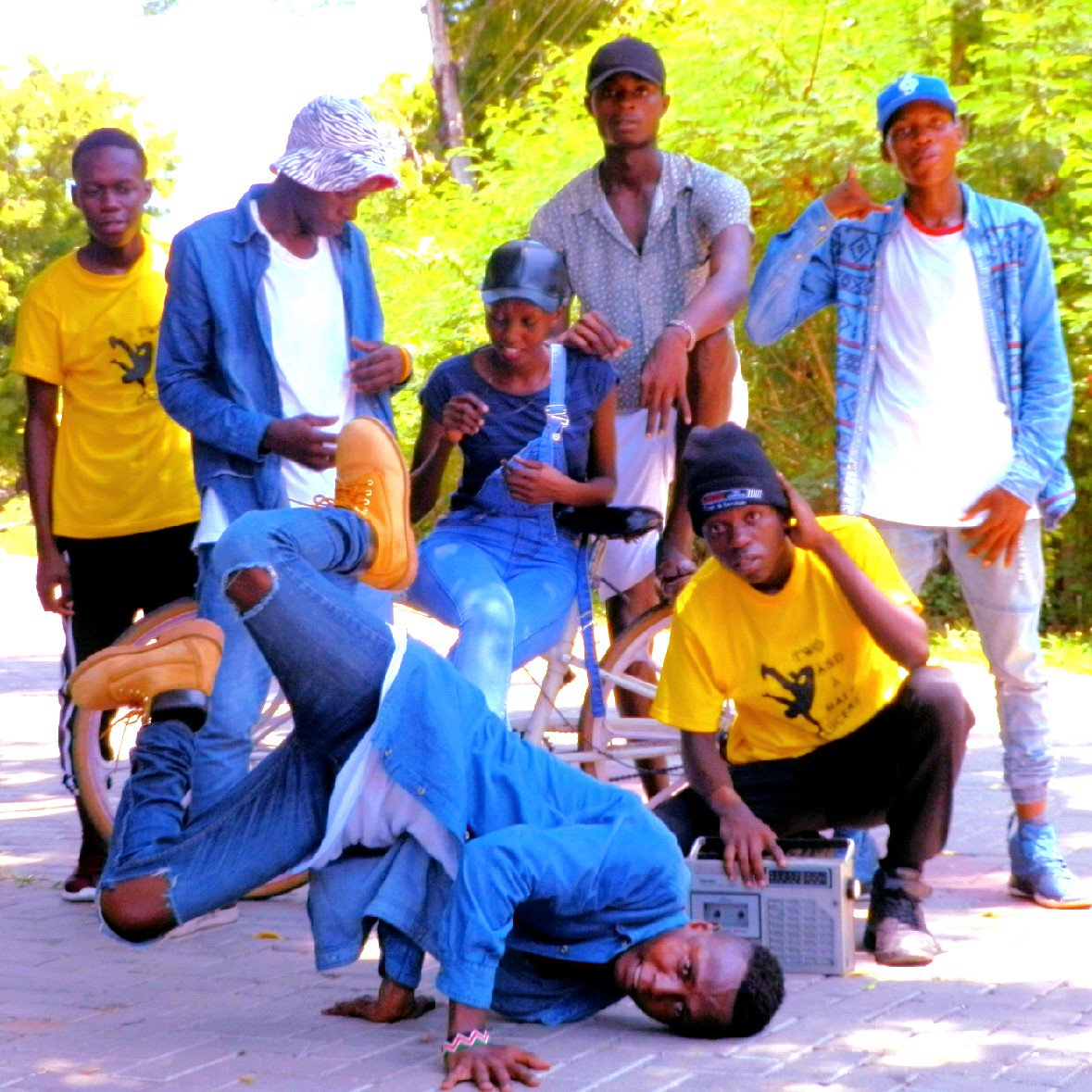 HalfDancers's tweet photo. It started as Two Dancers as the crew name since they were only two dancers.. They thought of about their previous dance crew which parted and the knowledge they obtain from the parted crew and called the knowledge Half. Thus the original name comes out "Two and Half Dance Crew https://t.co/yFOcWUJjpP