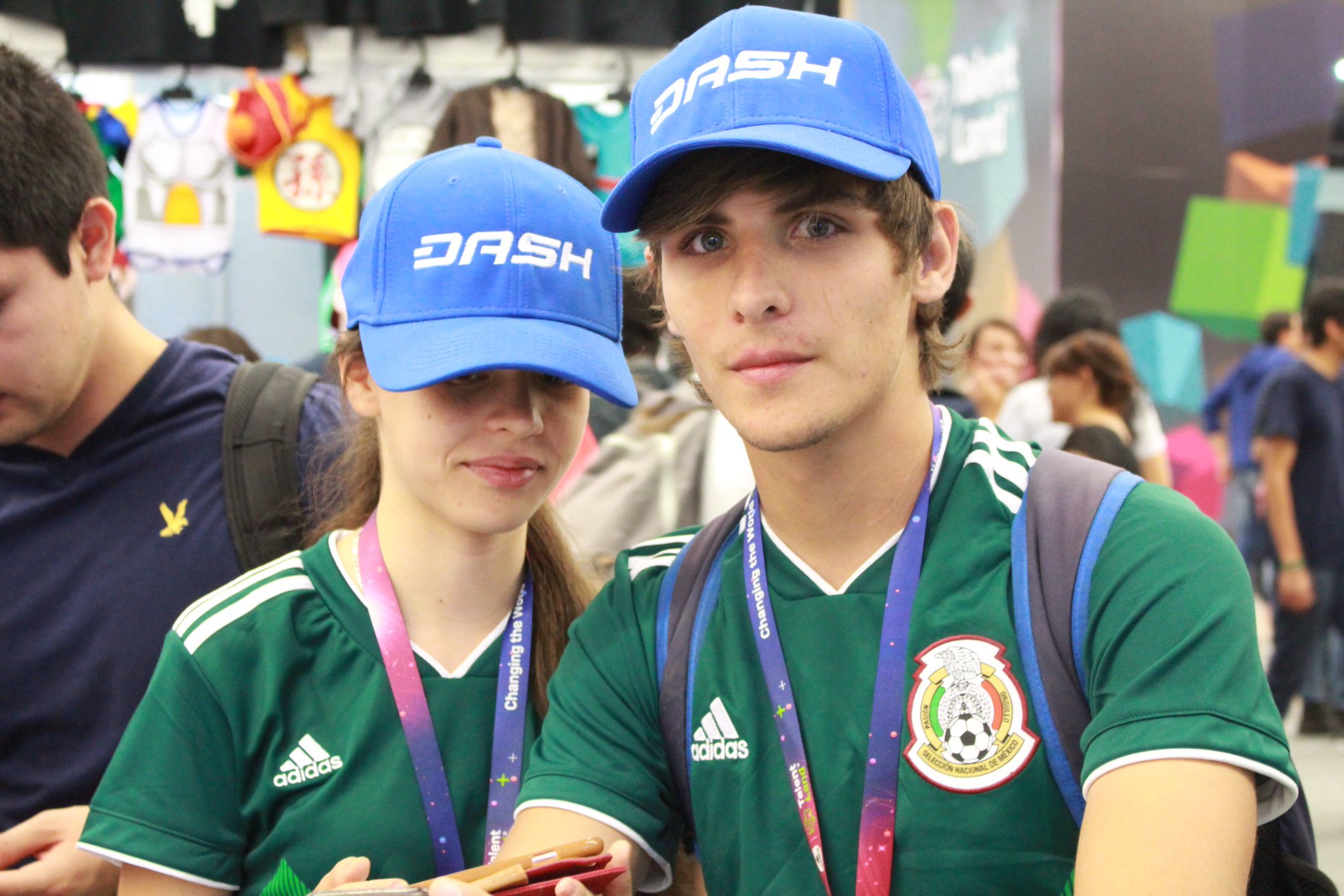 3 pic. Gotta love this! @todosobredash is killing it #Dash hatting students in Talent Land Guadalajara. Thanks guys, #VivaMexico! https://t.co/i5sAjJHLPz