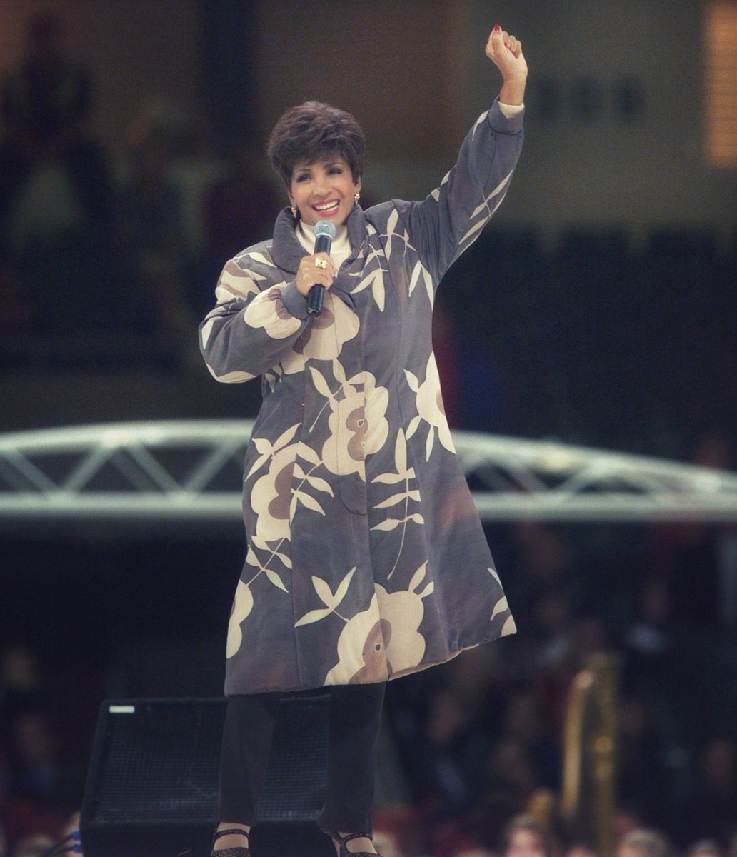 BasseyBlog's tweet photo. #ThrowbackThursday 1999: Dame Shirley Bassey at #RugbyWorldCup in Wales. Now DSB and #BrynTerfel both received honour of a carriage on the @SnowdonMR named after them! #BasseyBlog @boxedoffcomms #DameShirleyAtSnowdon https://t.co/AI5Ue7Klj0