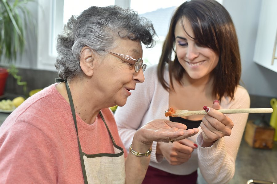 8 Ways to Help Seniors Have Good Eating Habits dlvr.it/QNYmnm