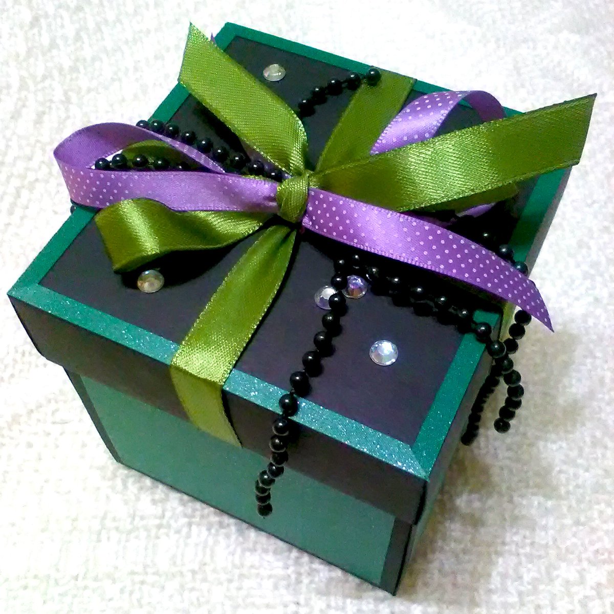 uszatyarbuz's tweet image. I never post my artisan crafts here BC I'm too lazy to move them from my phone but fortunately I have one here, a BDay #explodingbox card for my brother! 🎉🎉
What do you think, do U want more cards from me here? They're all on my IG account (same login as here) 👌