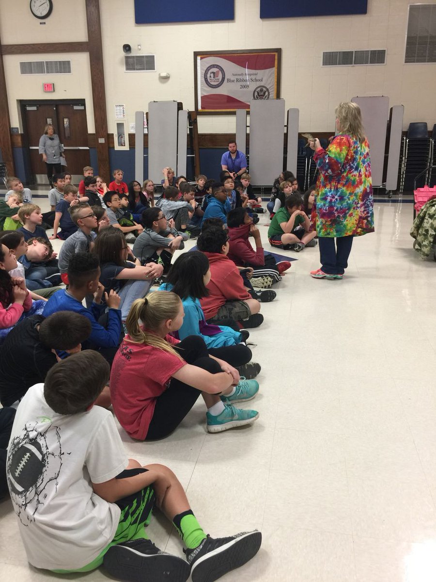 Saigling5th's tweet photo. 5th Grade animal presentation by Adventure Camp https://t.co/LBRkTadXDB