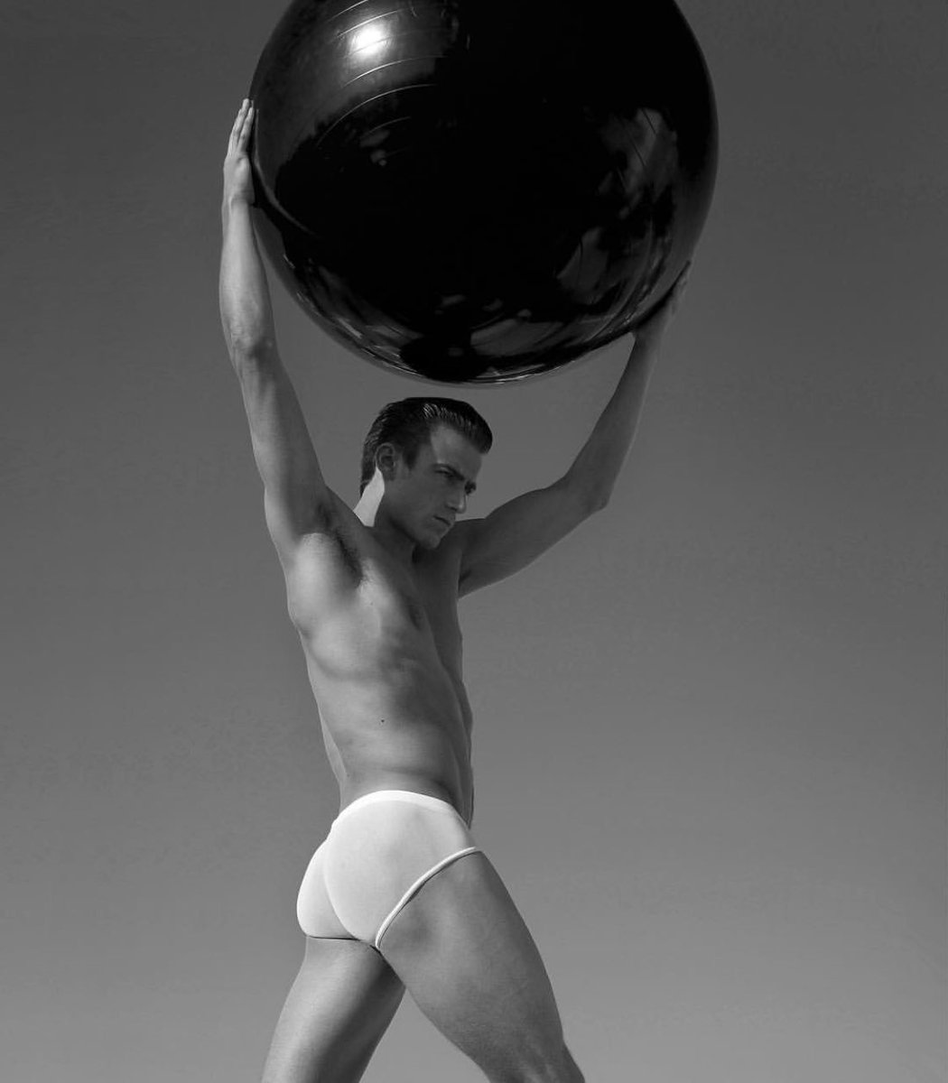 BulgesNButts's tweet photo. Model: @WilliamMcLarnon #Underwear #Butt #ThrowbackThursday #TBT https://t.co/uASkr210dd