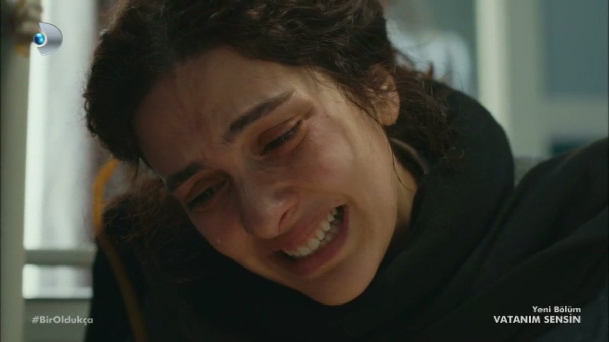 atinalileon's tweet photo. OVLONOCOK ÇOCOKLORO OLOCOK.

EVLİ ZATEN ULAN EVLİ, BOSTAN KORKULUĞU MUYUZ ULAN BİZ BURDA KOCASIYIM BEN KOCASI!

#BirOldukça #HiLeon https://t.co/9UUrArFb89