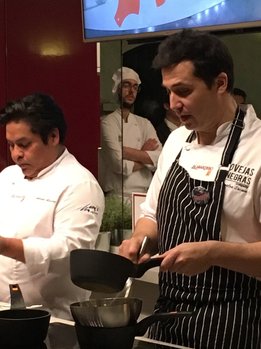 LaCocheraabuelo's tweet photo. Primer 4 manos de #AlabarderoSevillaLAB Carlos Escuín @Ovejasnegrasco  y Antonio Álvarez @ChefsAlabardero https://t.co/HupE2mXSo3