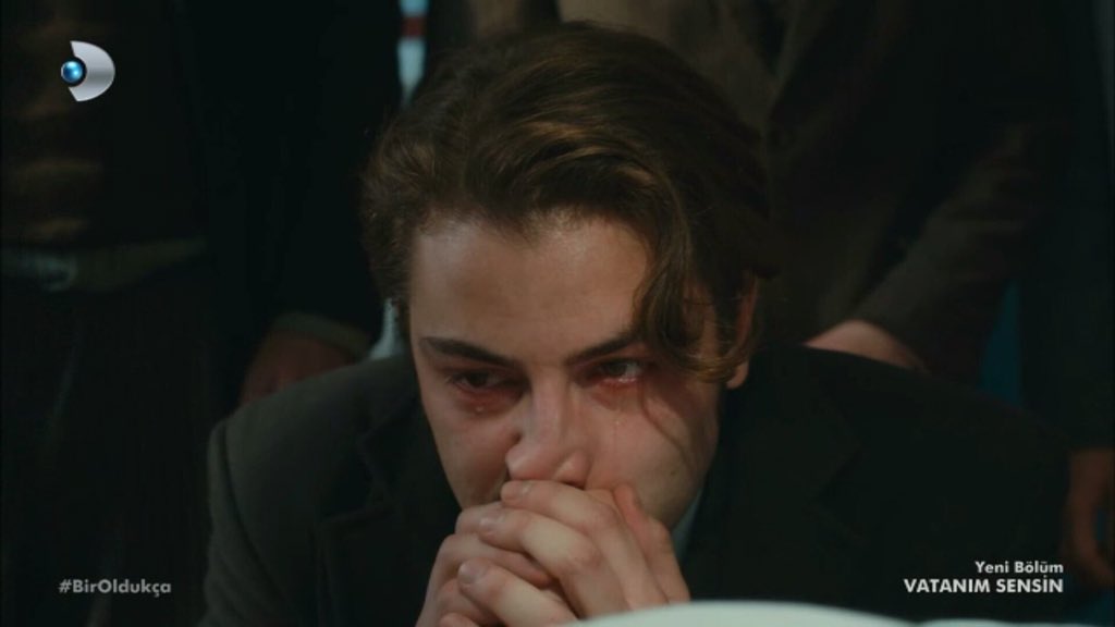 OVLONOCOK ÇOCOKLORO OLOCOK.

EVLİ ZATEN ULAN EVLİ, BOSTAN KORKULUĞU MUYUZ ULAN BİZ BURDA KOCASIYIM BEN KOCASI!

#BirOldukça #HiLeon