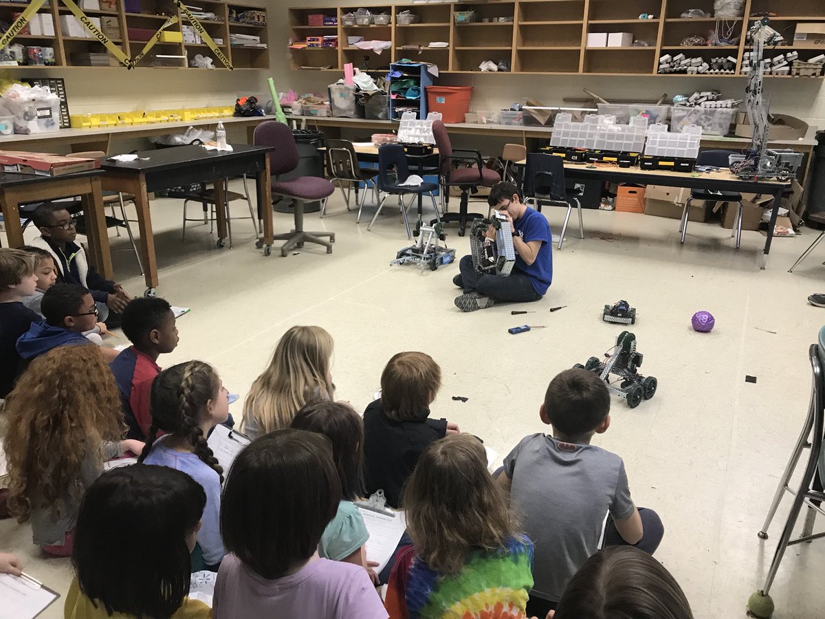 mrscapka's tweet photo. Maker Faire fun @Hillcrest_BCPS. We learned so much from @CHSBeDoCreate robotics team and fellow students. Thanks for a great day @PeggyKoenig #HESMF18 @c1shaw @bolander_maria https://t.co/Ws0xBmSFXs