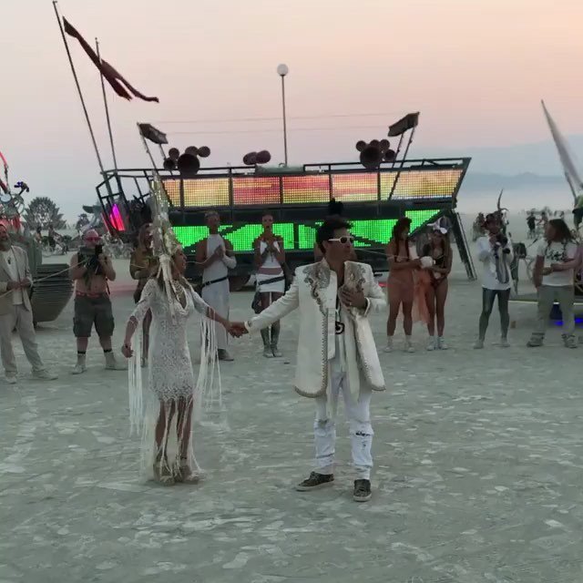 markdaycomedy's tweet photo. She said yes... /// 🎥🔥➡️ Repost @jallil.etta
・・・
She said yes !! 💍❤️
|Circle of Love|
.
.
.
.
.
.
.
#burningman #burningman2017 #burningman2018 #blackrockcity #proposal #proposals #engaged #radicalritual #weddingproposal #thehappycouple https://t.co/XCq01fyuWH https://t.co/naMeVBAuKH