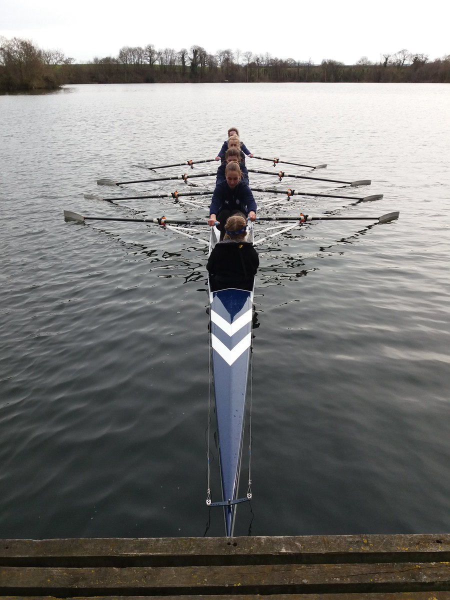 KSWBoatClub's tweet photo. A very productive day today on junior camp perfecting stake boat starts and learning sweep for the first time. #RowingCamp #SweepRowing #BringItOn https://t.co/DJbOaxZiHt