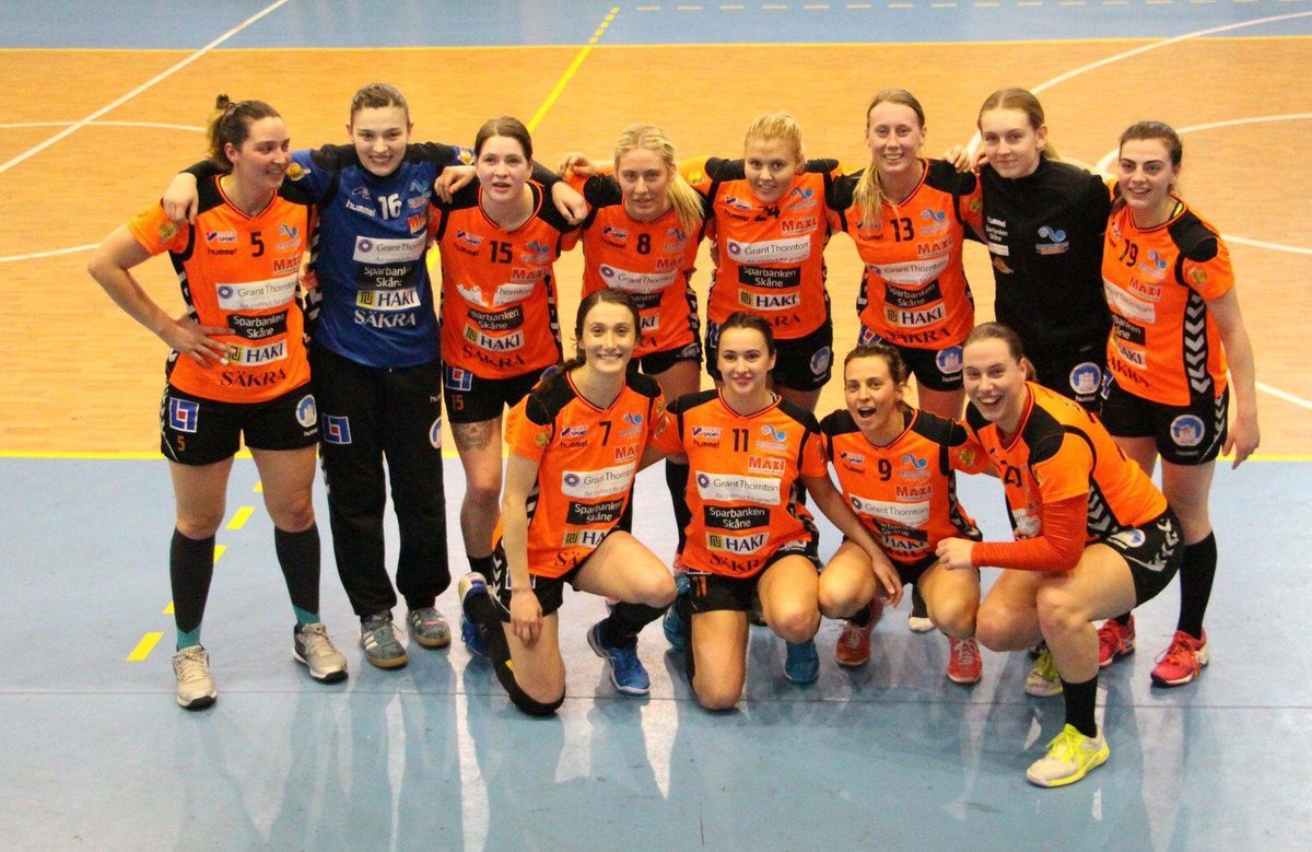 Carlstrom92's tweet photo. Idag var vi värda en seger. Kämpande, krigande och stod upp för varandra.
Tyvärr gör vi två riktigt dåliga matcher som är avgörande, men idag visar vi ❤️ och de var så jäkla kul att spela. @Kstadhandboll #bittert #dagsattslickasårenochkommaigen https://t.co/4qAgUo964U