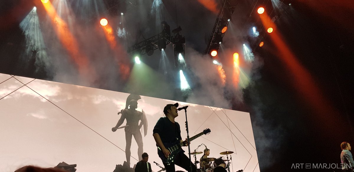 artbymarjolein's tweet photo. @falloutboy 04.04.18 @ AFAS Live, Amsterdam
Part 6/6 https://t.co/mq4JBfAoi2