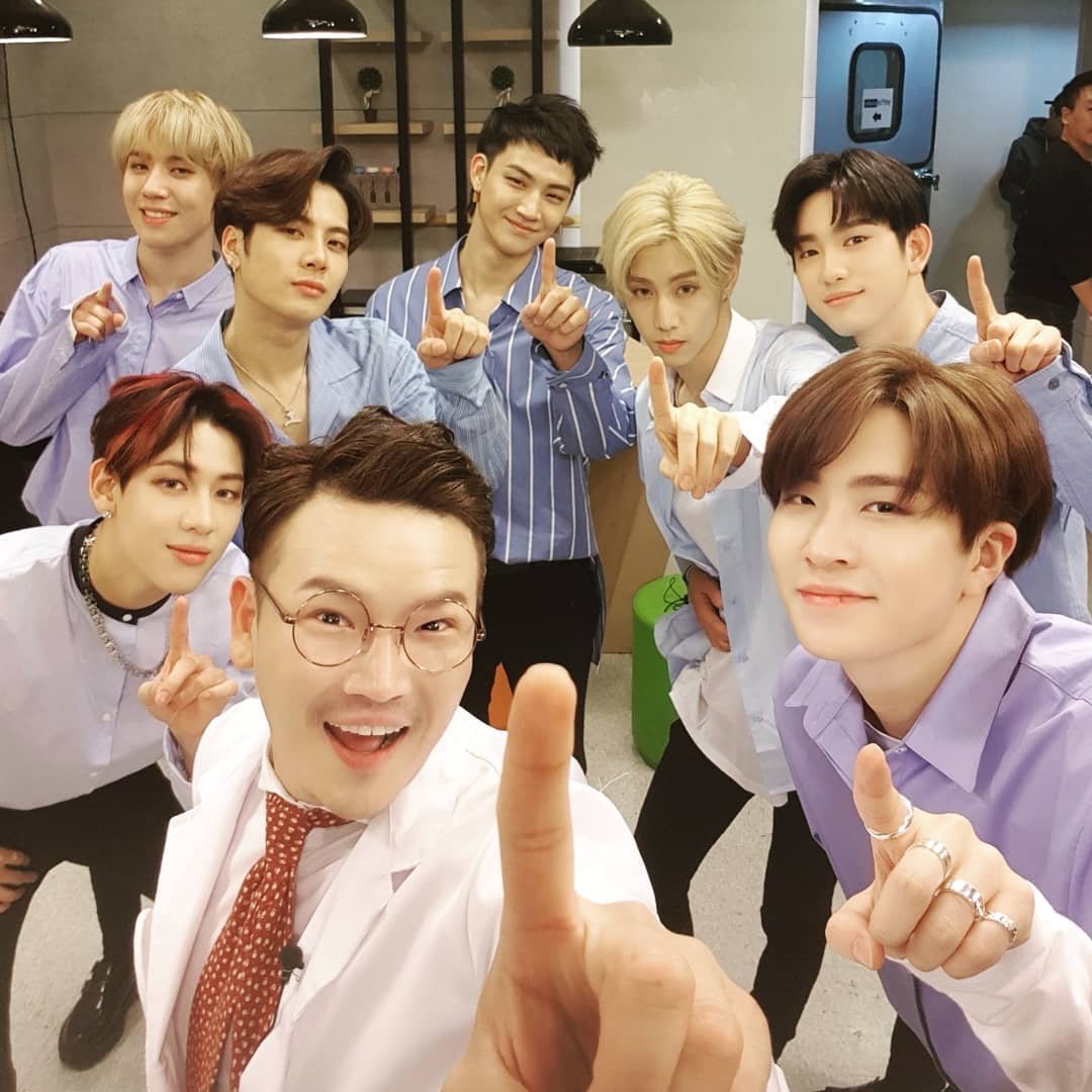 GOT7Indonesia's tweet photo. [INFO] 180406 #GOT7 #Schedule (KST/WIB)

• 6.30 PM / 4.30 PM: KBS World Idol Show K-RUSH Season 3 Ep.4 (broadcast) - GOT7 @GOT7Official 
https://t.co/7OzbPnLep2
📺 stream:
https://t.co/lLaRSYiHV0

• 9 PM / 7 PM : Idol Producer EP.12 - #Jackson
📺 stream:
https://t.co/sy0EniCXmk https://t.co/Za61gogmdZ