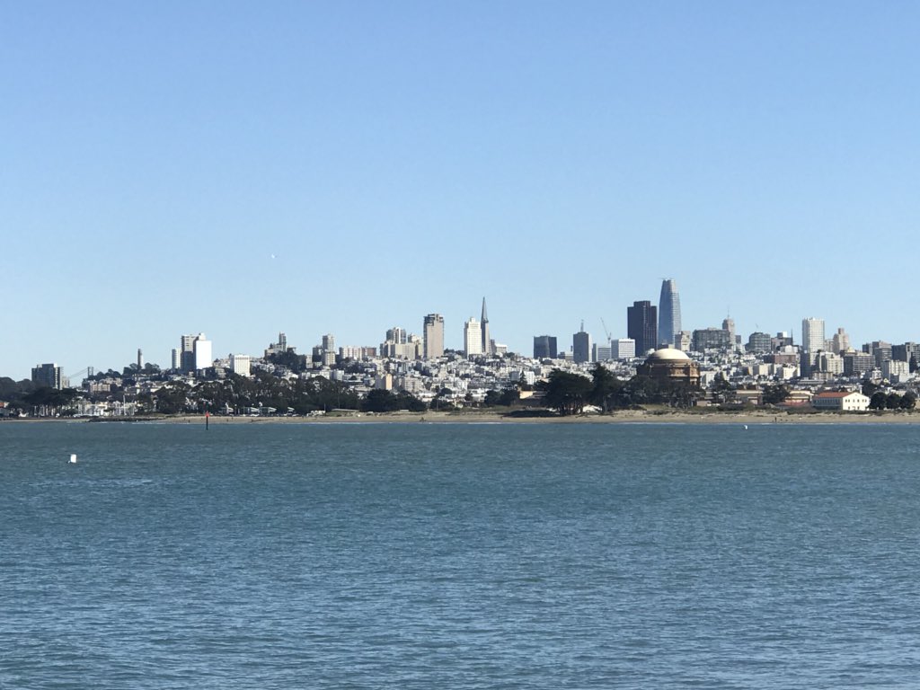 hekayummy's tweet image. This was such a windy cold day, until we had to walk up 3 flights of stairs just to get back to the view point I got hot af. But it was overall a beautiful day. 🌁🌤 #Issathrowback