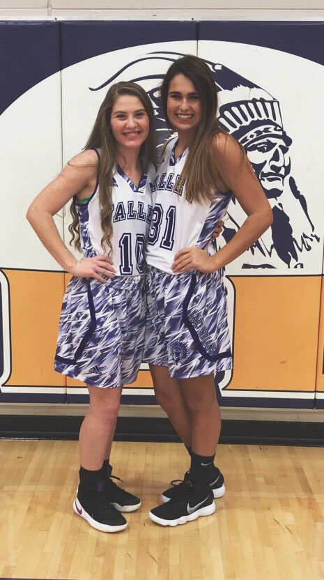 _baileeday's tweet photo. Happy Birthday @brecall10 love you sweetie💕🍭 #pleasantdrgirls #OG #thereallemonademouth https://t.co/O9UiNbPEB8