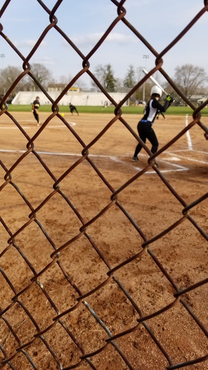 UA_MS_Athletics's tweet photo. First game of year ✅
First win of the year ✅
Great job Jones 8th grade softball lady bears! 🐻 https://t.co/0FrvK68g2o