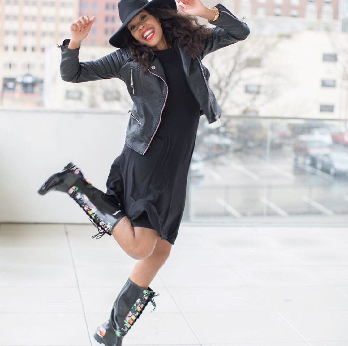 roma_boots's tweet photo. Girls just wanna have funπΆππβ€οΈ #funtimes #romaboots #givepovertytheboot >https://t.co/09rVI70o4i https://t.co/6ifWYDfaJ4
