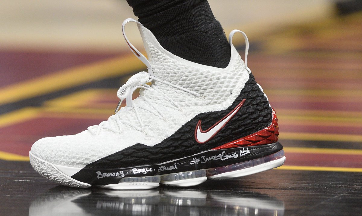 lebron shoes tonight