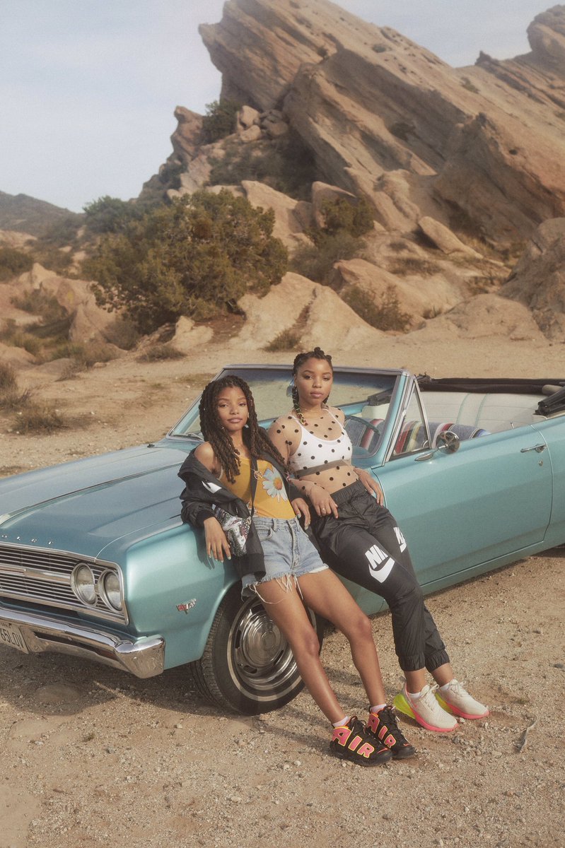 chloexhalle's tweet photo. we linked up with @nikela to get ready for festival season. can’t wait for #coachella next week!!! 🌴🌸🌞 https://t.co/eivhn8bos8 #nikeairsociety https://t.co/5u85DHPbSI