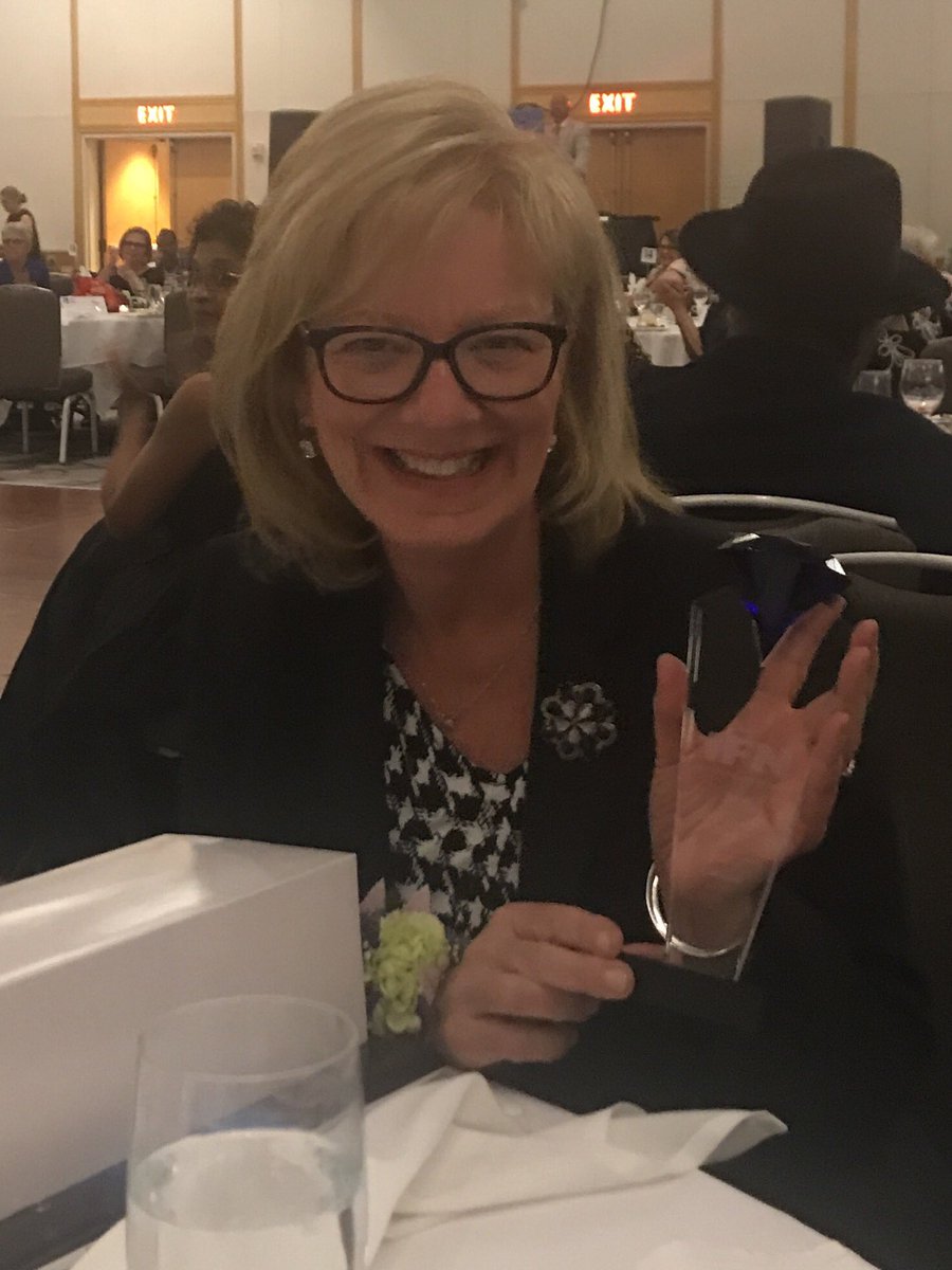 lferleelee's tweet photo. Congratulations to our CNO, Tracy Carlino who was honored this evening from NJSNA. So proud to be a VirtuaNurse. #Virtua https://t.co/qFKynvsco0