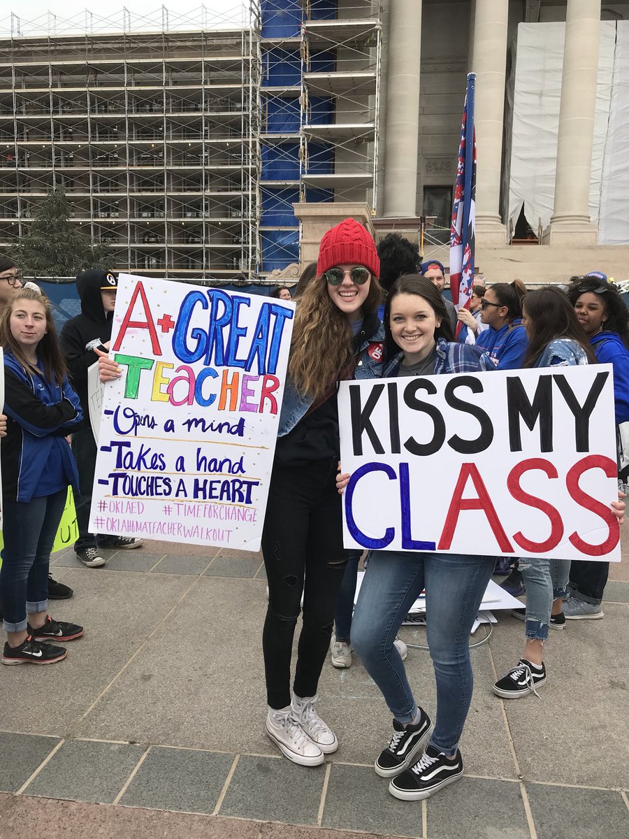 EmmaDaigh's tweet photo. Another great day at the capitol!! #KissMyClass https://t.co/NOWECqREUP