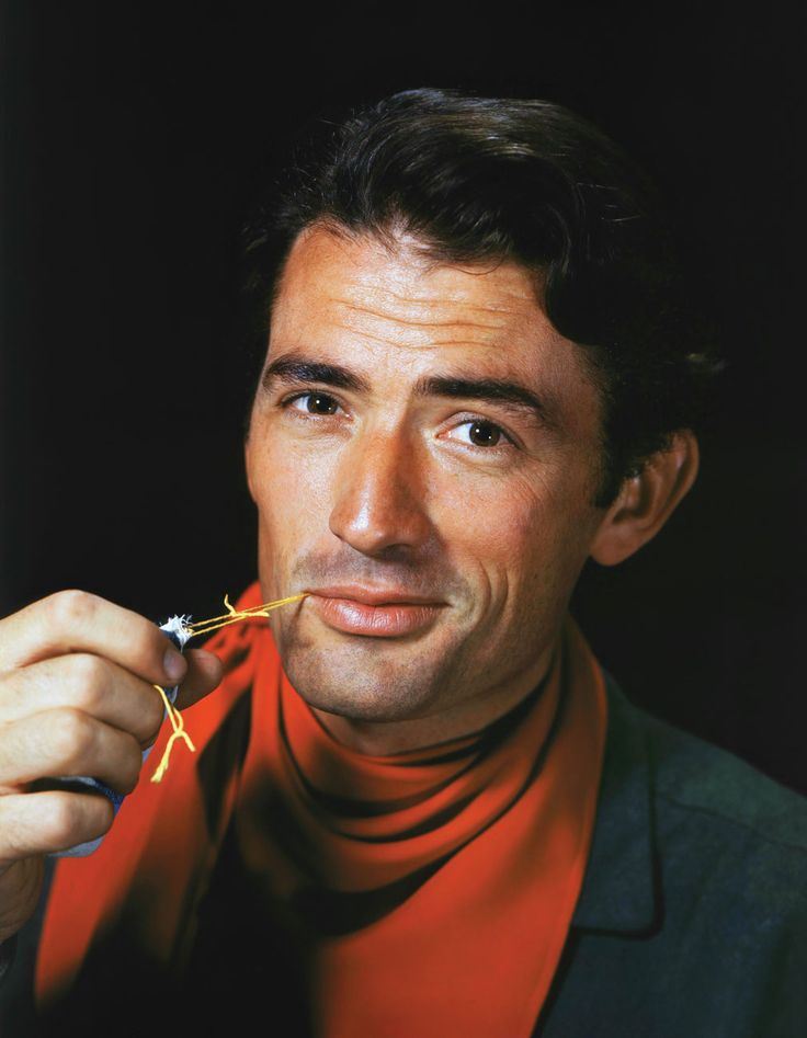 CalBearsHistory's tweet photo. Eldred Gregory Peck, @Cal Class of 1939, was born on April 5, 1916. At Cal, Peck rowed for @CalMRowing &amp; acted in Drama Club productions. He became one of Hollywood's top actors, winning an Oscar in 1962 for playing Atticus Finch in "To Kill a Mockingbird." https://t.co/aWhKT2H74n