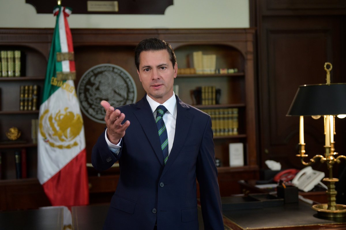 PresidenciaMX's tweet photo. El Presidente de la República, @EPN, dirigió hoy un mensaje referido a la relación entre México y los Estados Unidos de América.
https://t.co/n8RxXABDvW https://t.co/K0N99C3zqy