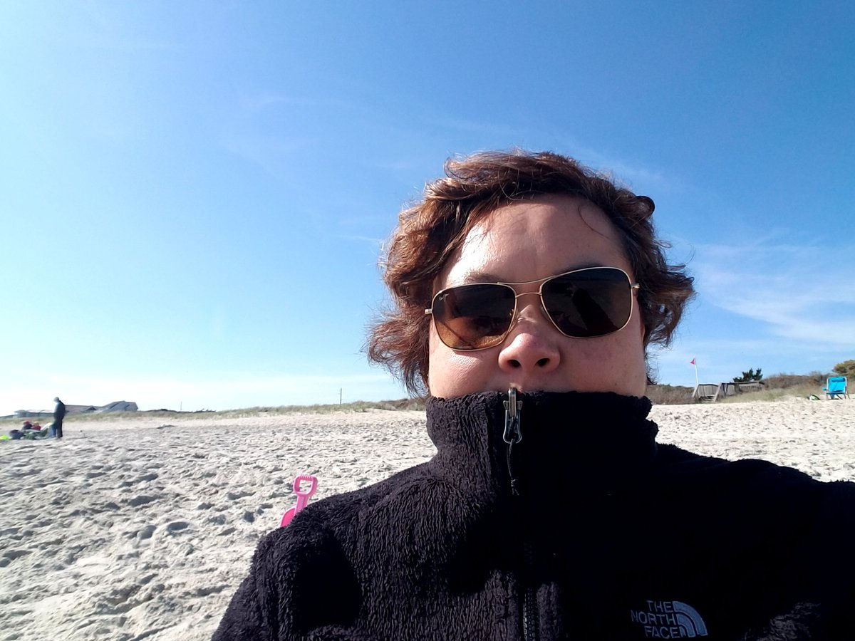 A cold, windy day at the beach is better than a day at work?! #fleeceatthebeach  @CrystalCoast_NC #AtlanticBeachNC #mycrystalcoast @HamptonInnABPKS #SpringBreak2018