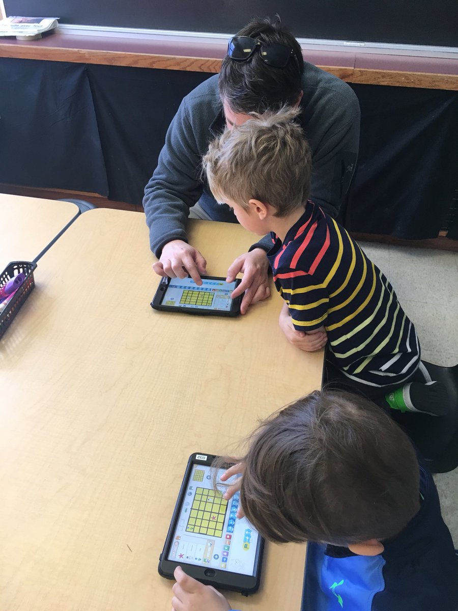taniasteele26's tweet image. Going beyond expectations... Students coding with Scratch Jr and and having a friendly competition with Dash! @monckps @ryan_psmith @timrclayton #tldsbcode #TLDSBlearns