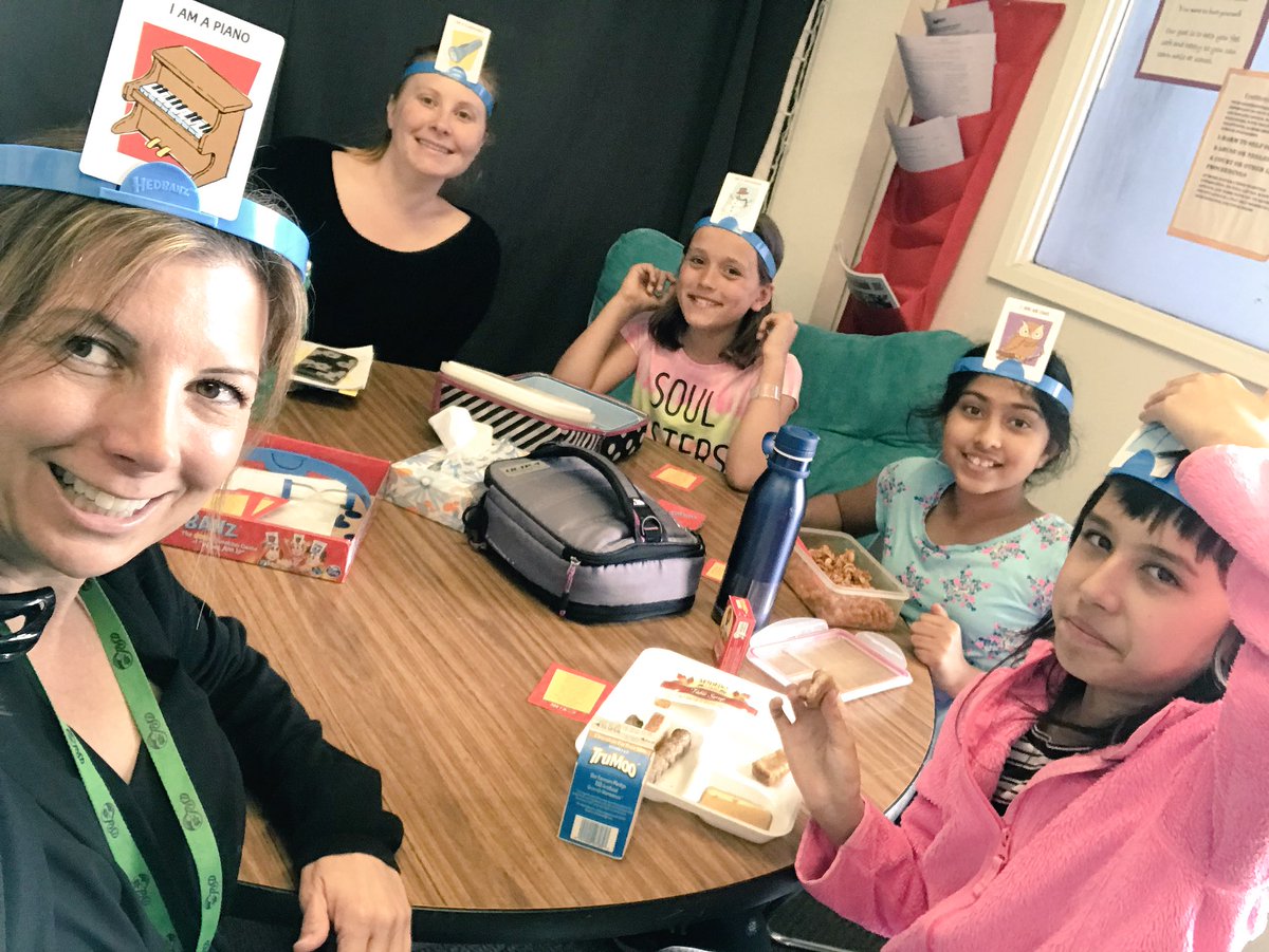 ClaudiaMichels3's tweet photo. So much fun learning “self control” with this Social Skills lunchtime group! #sel #headbands @PVSDCamarillo @LarissaRoseF https://t.co/KQyHabsaW1