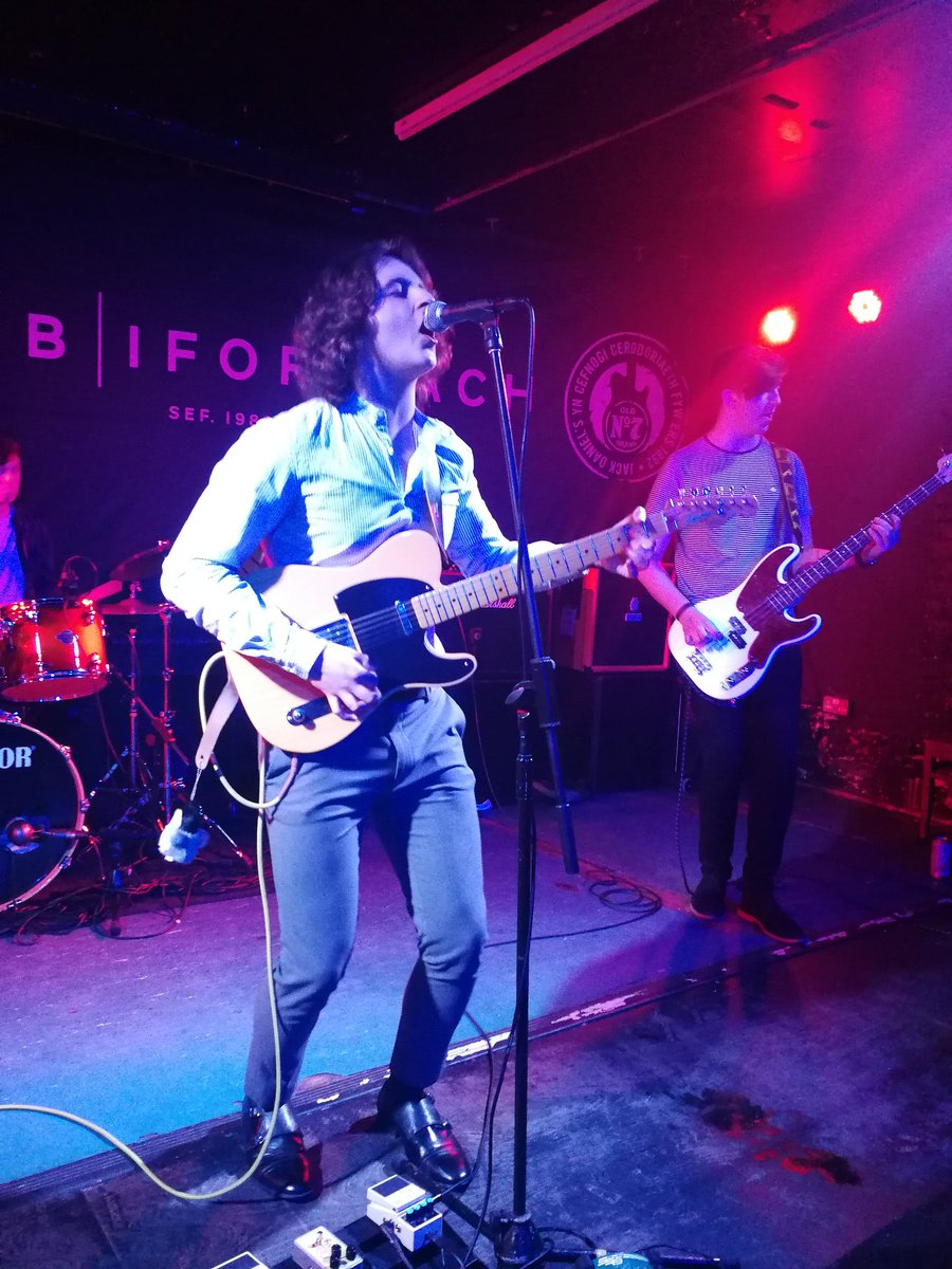 TheBigGig1's tweet photo. A fantastic set of catchy indie-pop bangers from indie kings themselves @CarolinesBandUK 🎸🥁 How do they write such catchy hooks and shimmery pop songs!? 👏👏👏🤘🔥#onestowatch 

#CardiffIs #TheBigGig #musiccity https://t.co/VaSLEpBgdJ