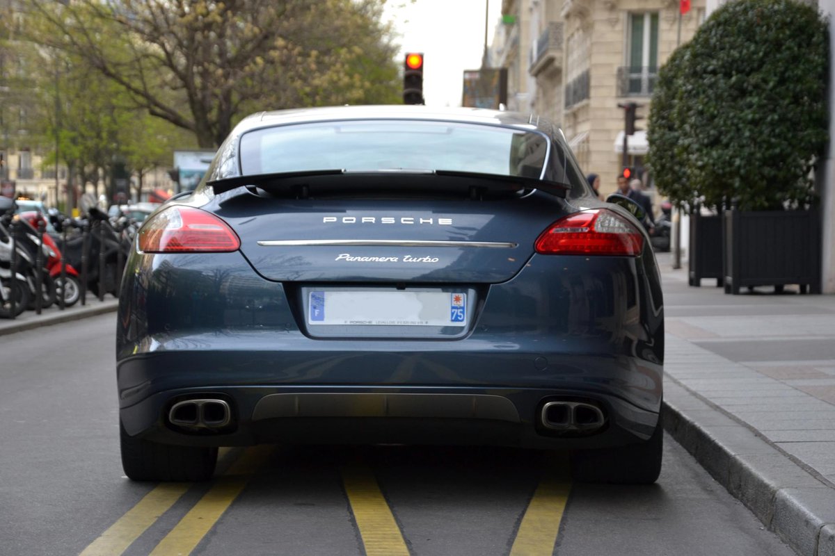A stolen Porsche Panamera was located and recovered in just 47 minutes, while it was being driven on the highway thanks to the police and Vodafone's Secure Operating Centre. <a href="/Vodafone_Auto/">Vodafone Automotive</a>. #vehiclerecovery vdfn.biz/Jr6P