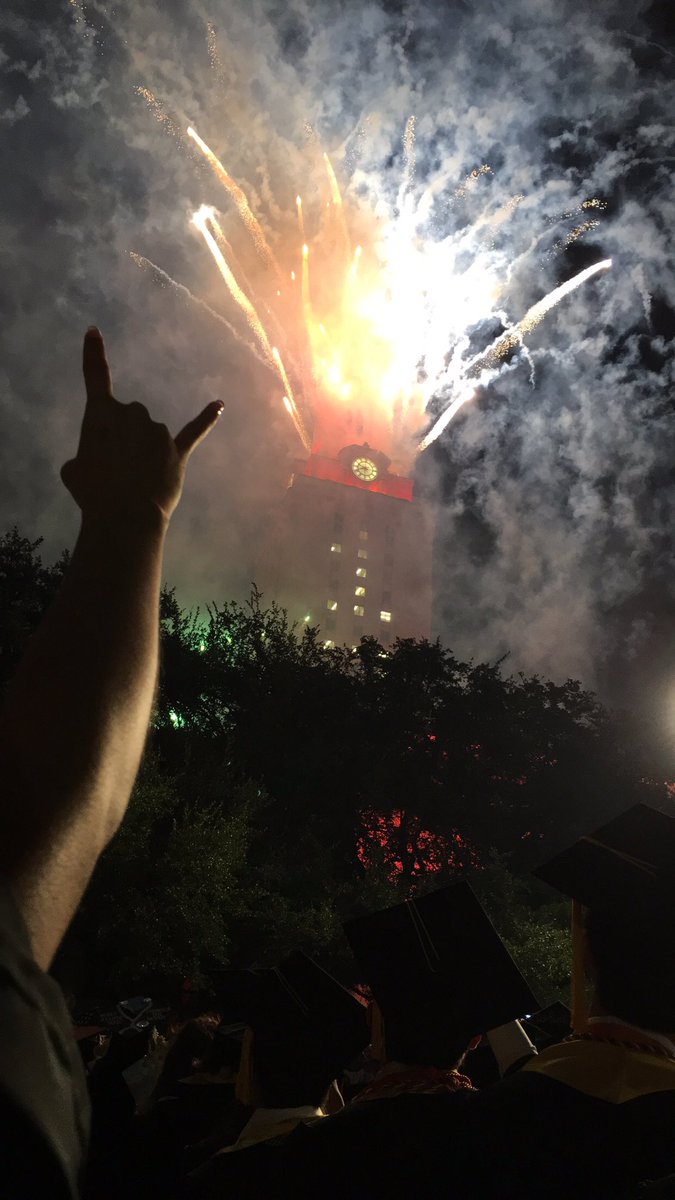 sasstasticsyd's tweet photo. I love UT Austin because things like #UT40for40 allows the entire network of longhorns to come together and support each other over the course of 40 hours. Our blood runs burnt orange and what starts here helps others. #UTentry https://t.co/8sscYLjnum