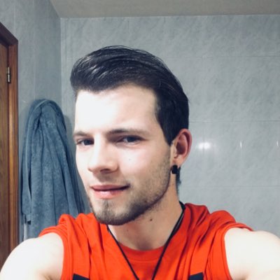 joanvadym's tweet photo. #NuevaFotoDePerfil https://t.co/hwM4VJDOkK