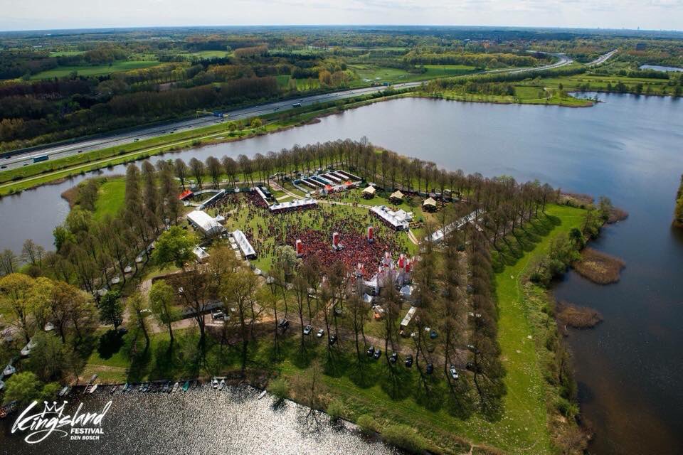 MCApster's tweet photo. Excited to share the stage again with my Good friend @HARDWELL in my hometown during @KingslandFest Den Bosch #kingsland #hardwell #apster https://t.co/2f0xUWQVkN