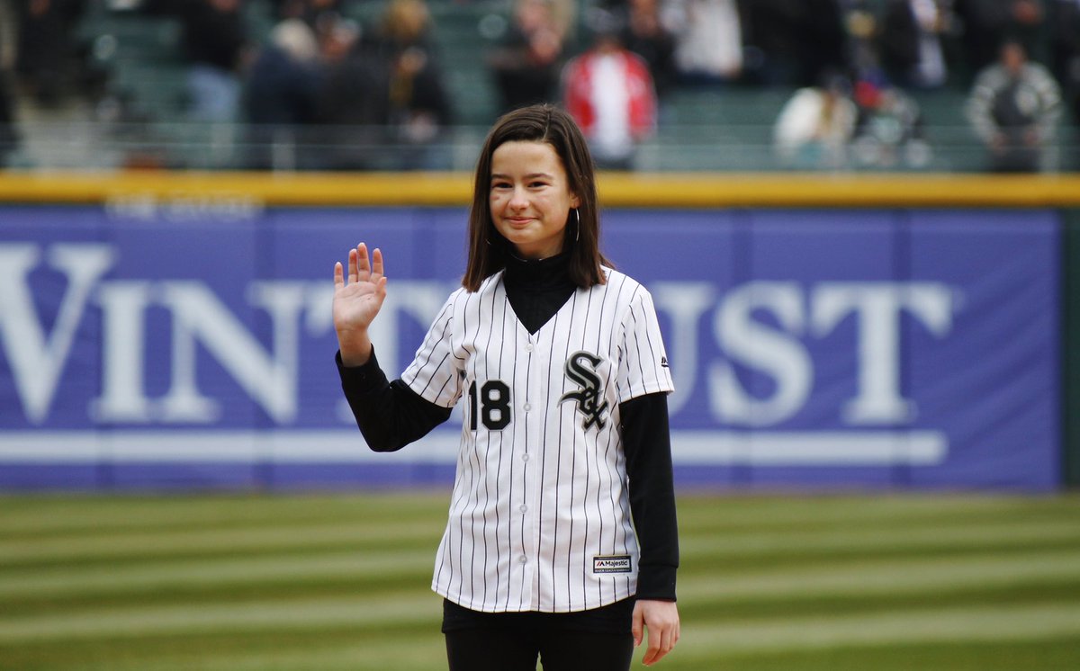 Chicago White Sox on X: Grace Bauer presented today's game ball in honor  of her father, Commander Paul Bauer.  / X