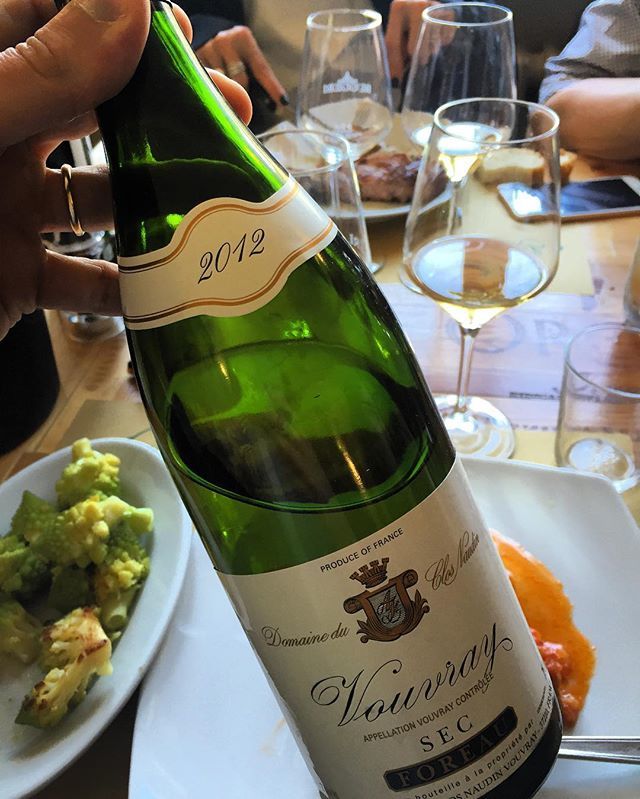 WineMktg's tweet photo. I'll leave The "demi" on a side even if #Foreau's #demisec is One Of My fav.
#domaineduclosnaudin #vouvray #loire #frenchwine #wine #winetime #winery #winelover #winetasting #wineoclock #wineporn #winewednesday #cheers #sommelier #vino #drinking #redwin… https://t.co/tn6m5NPibl https://t.co/TSftnG8M8V