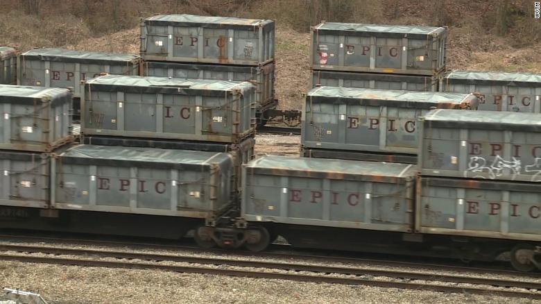 TakeThatDarwin's tweet photo. Residents of Parrish, Alabama are complaining that a train filled with ten million pounds of human waste from New York is ruining their lives.

Which is odd, because last time a giant heap of poop from New York passed through Alabama they elected it president. https://t.co/qK4HDhetS9