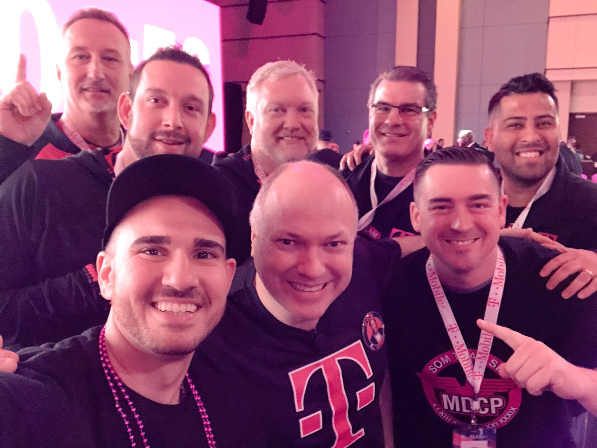 _morteza_erfani's tweet photo. Amazing #UnstoppableTour experience in #Philly with the #MDCP SOM team!!! #CustomerObsessed #NERules #TMobile @JohnLegere https://t.co/DYArQhiQYZ
