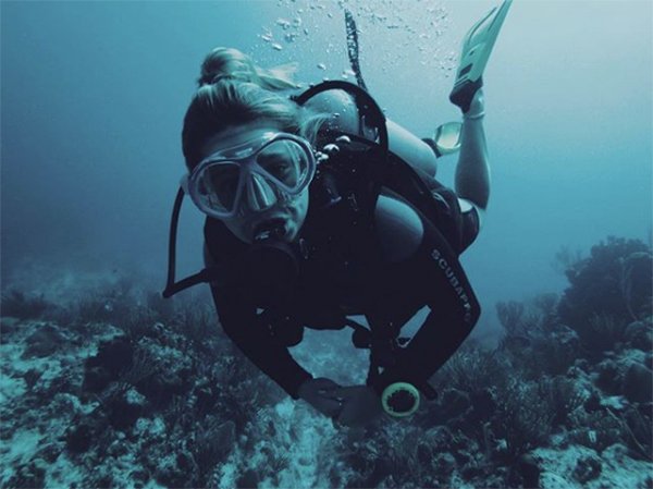 Cayman_Islands's tweet photo. Dive deep to uncover the Caribbean's many mysteries. @DiveCayman #CaymanKind #CaymanIslands 📸 IG: @julia_massarelli https://t.co/U7YTAI71hz