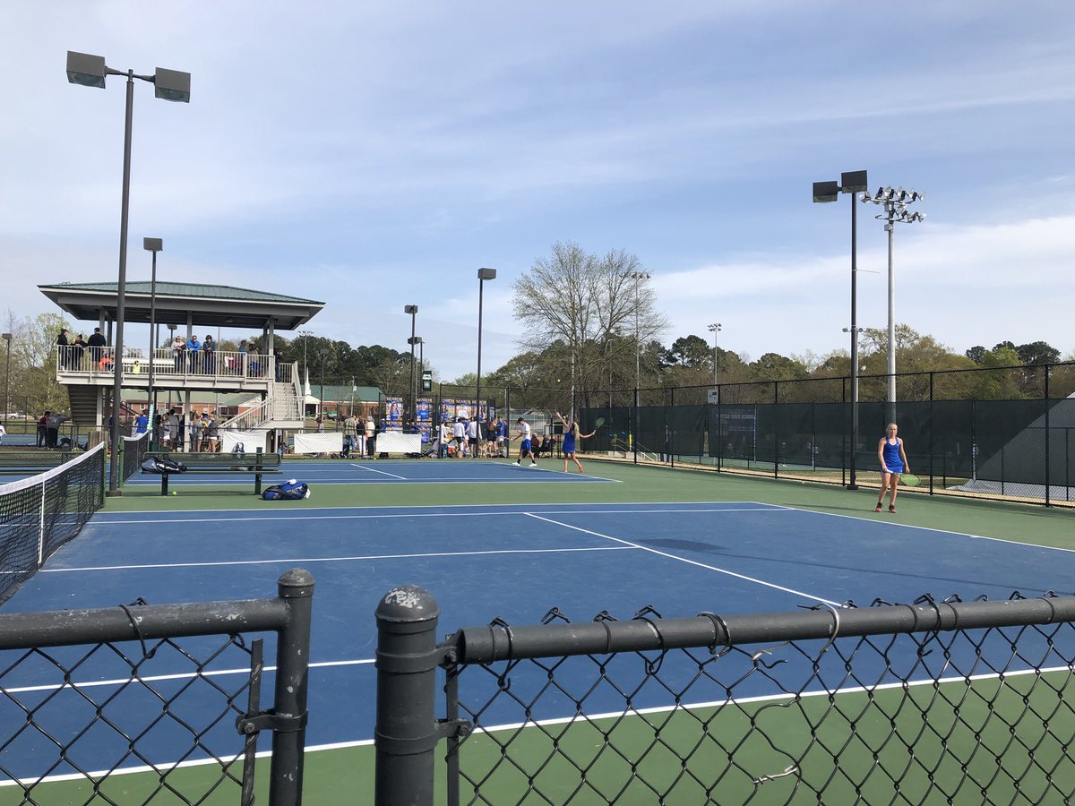 OxfordHS_Tennis's tweet photo. Charger Tennis is warming up in Tupelo! #herewego #serveandreturn #districtmatch 🎾⚡️ https://t.co/AnDPnzxAGX