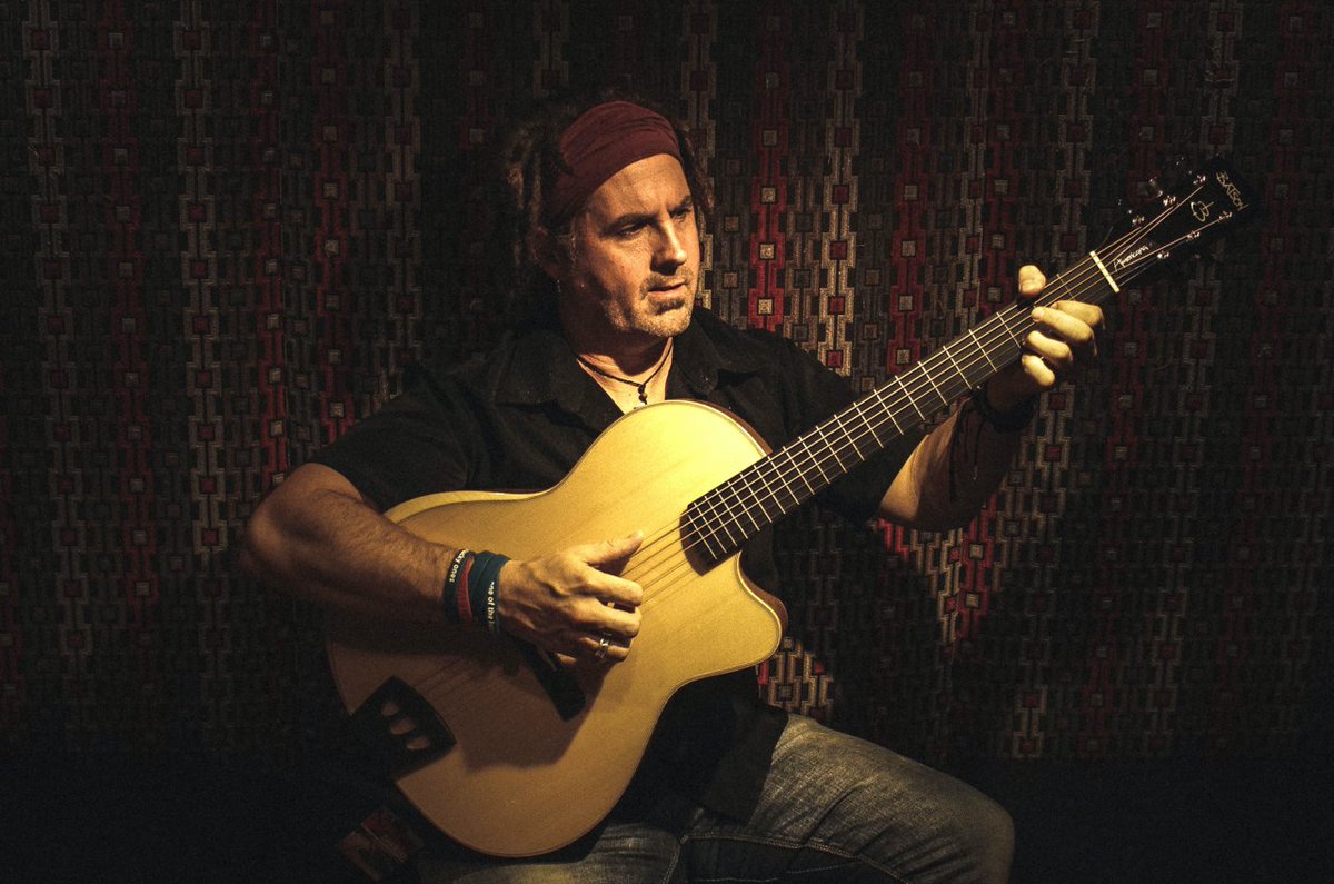 There's still time to enter our Facebook Raven giveaway with singer/songwriter North Easton. Visit our page and interact with the pinned post to be eligible. Best of luck!!! #BatsonAcoustics #GuitarGiveaway