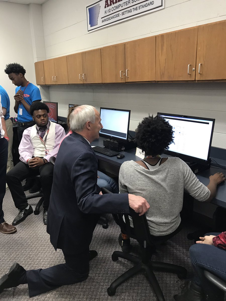 barker_sonia's tweet photo. Great to see such impressive computer coding work done by Camden Fairview students today, and equally great to have Governor Hutchinson (who has Arkansas leading the way in computer science in our schools) observe their work!#ARcoding https://t.co/ACTvXM5BC2