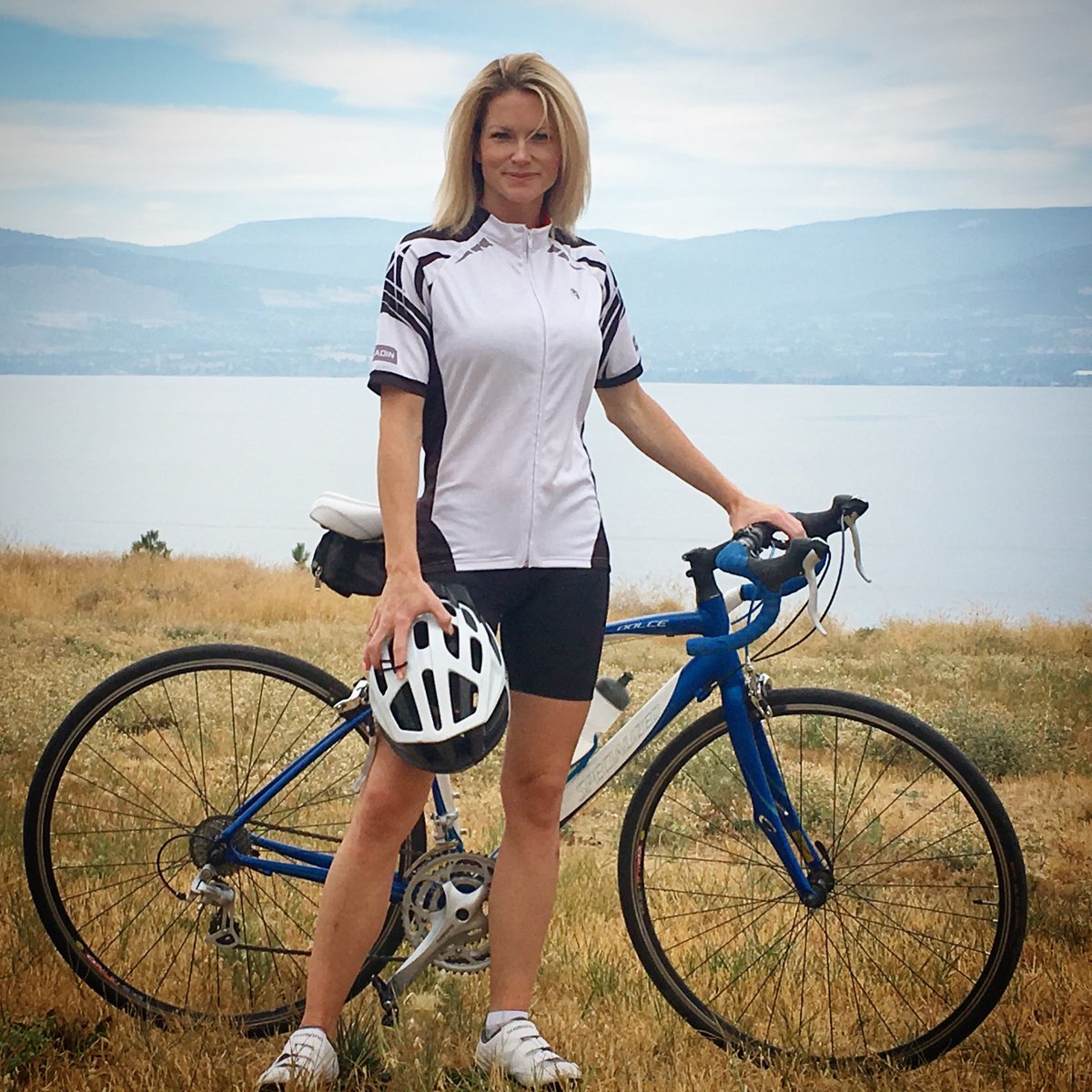 MSCanOfficial's tweet photo. “It’s funny to think I could be proud to have the disease that’s doing this to me, but I am. I’m proud of the person MS has pushed me to become” –  Nicole, diagnosed 2013 ✊ #MSBike https://t.co/IoWiaZYPNb https://t.co/nOX72finkN