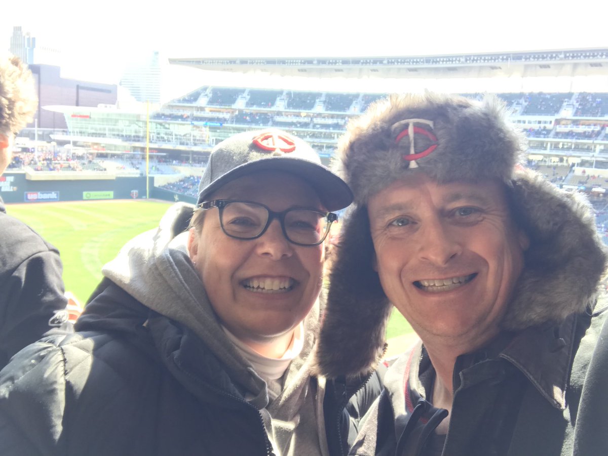 LarsonJenni's tweet photo. #twinspics https://t.co/hM04Wi557g