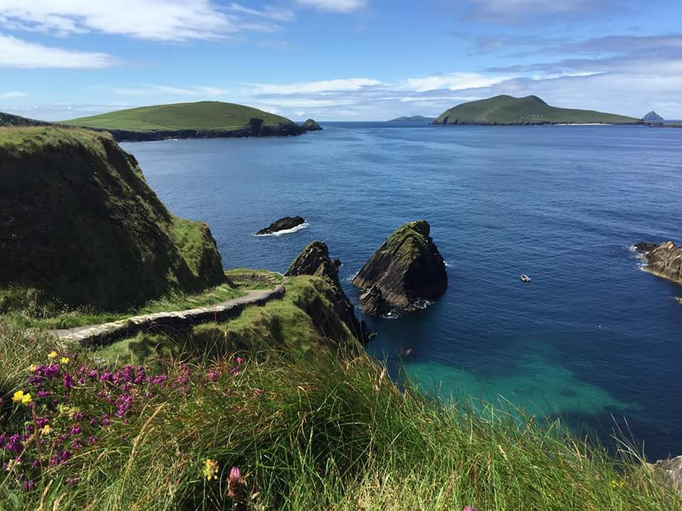 Ireland #Ireland #Kerry #WildAtlanticWay #Atlantic #WestCork  #SummerIsComing #summer #vacationmode #VacationTime #vacationmode #TravelTuesday #Travel #traveling #familytime #Reisen #reiseblogger #holiday #airbnbpartner #Airbnb #trip #SelfCatering #adventuretravel #Discovery #USA