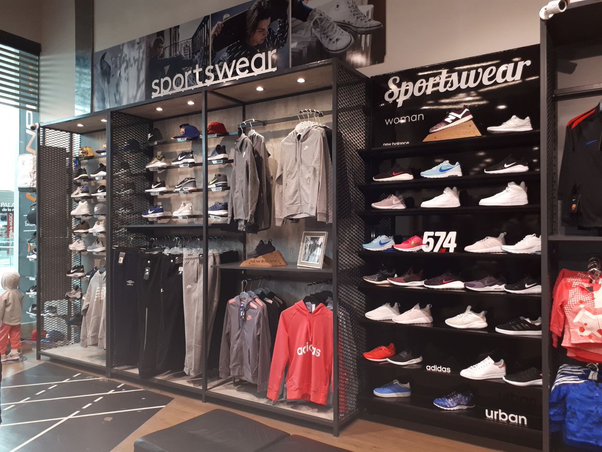 TIRANDO1010's tweet photo. En #Menpi encontrás las mejores marcas de calzados, indumentaria y accesorios deportivos, tanto para Sports como SportLife. Visitá nuestra web: https://t.co/LuC0iWBkQx https://t.co/P8u5aY9ZxQ