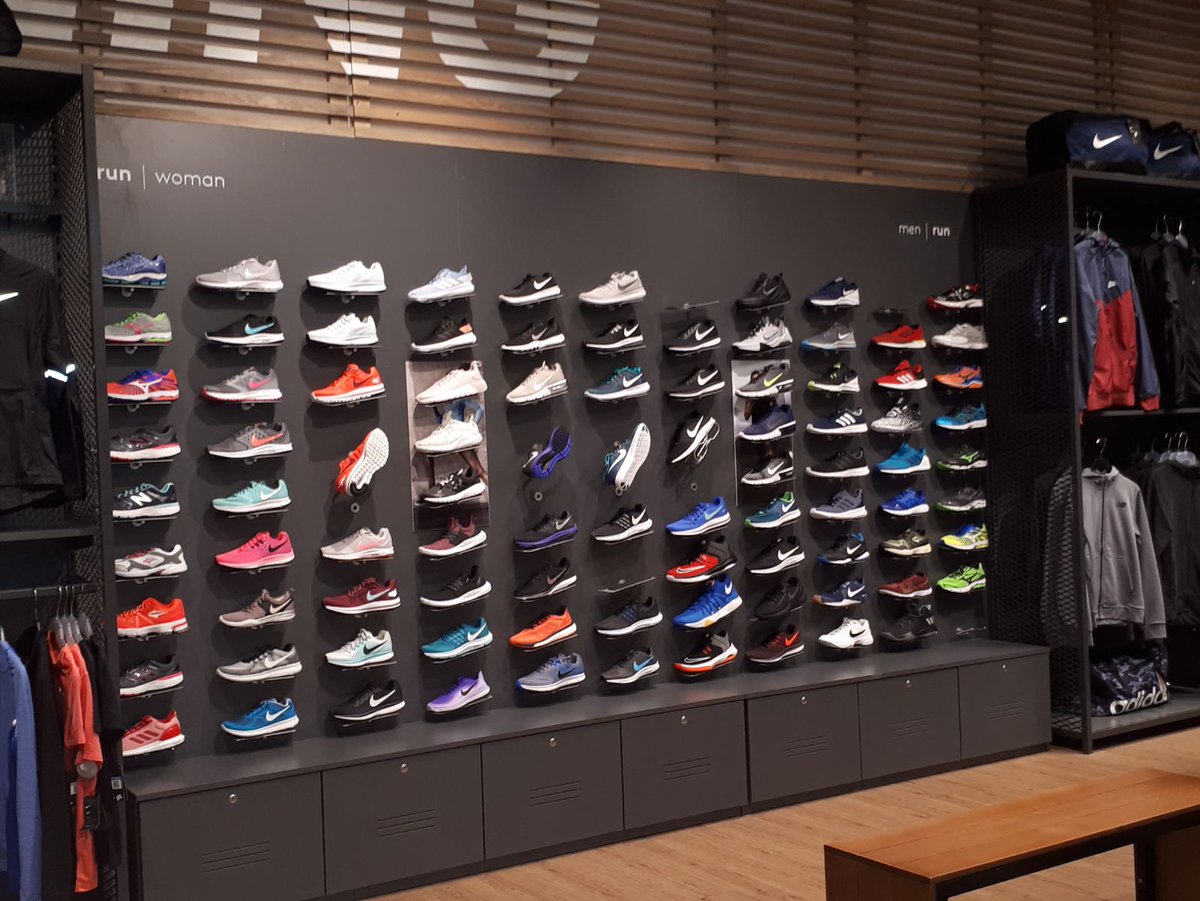 TIRANDO1010's tweet photo. En #Menpi encontrás las mejores marcas de calzados, indumentaria y accesorios deportivos, tanto para Sports como SportLife. Visitá nuestra web: https://t.co/LuC0iWBkQx https://t.co/P8u5aY9ZxQ