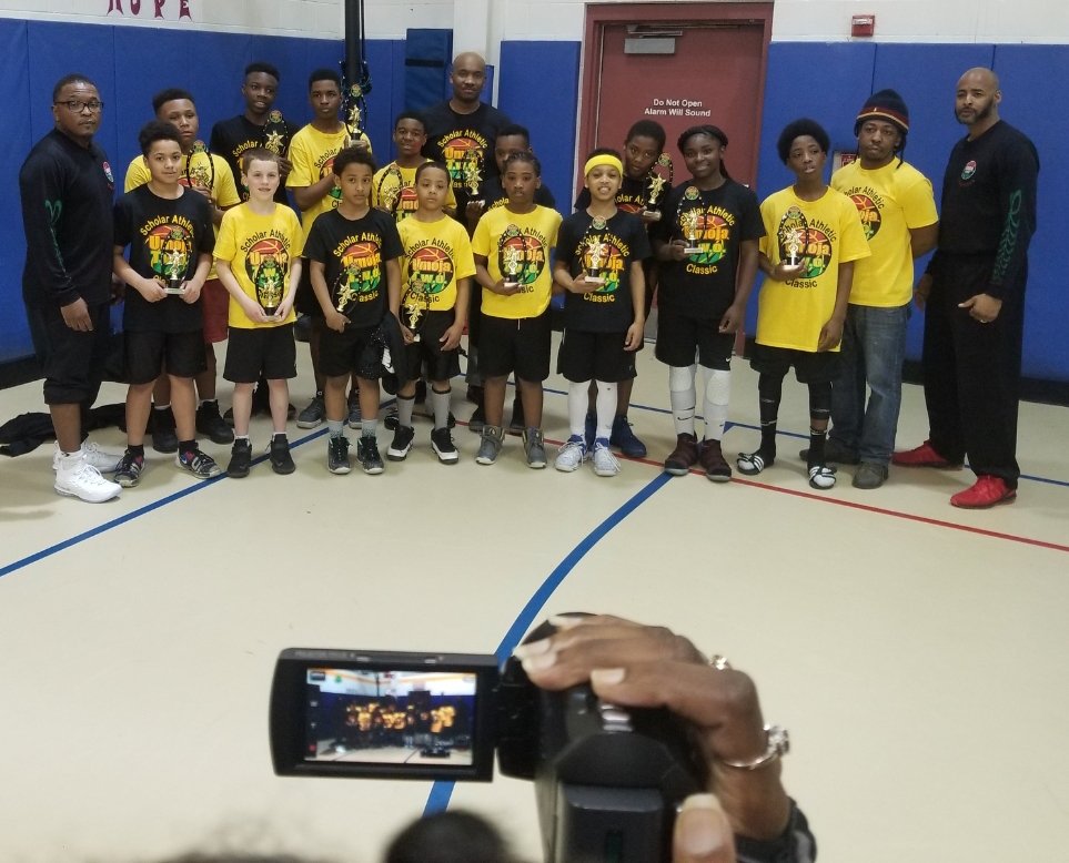 _U2TV's tweet image. Scholar Athlete Classic All-Stars with Coach Danzy, Coach Brace, Coach Coles &amp;amp; Coach Fullard. #UnityAllStars (yellow &amp;amp; Green) #UmojaAllStars (black &amp;amp; red)